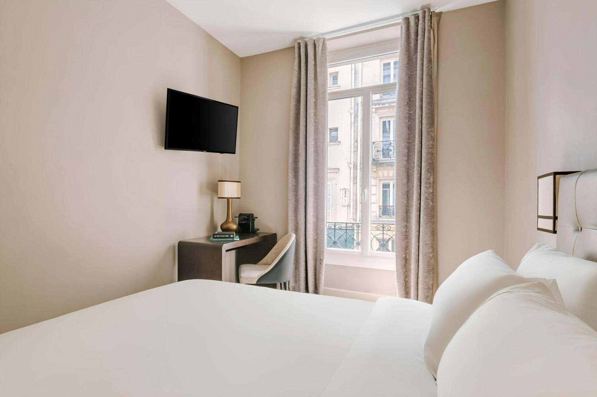 Hotel Opera Frochot 3*